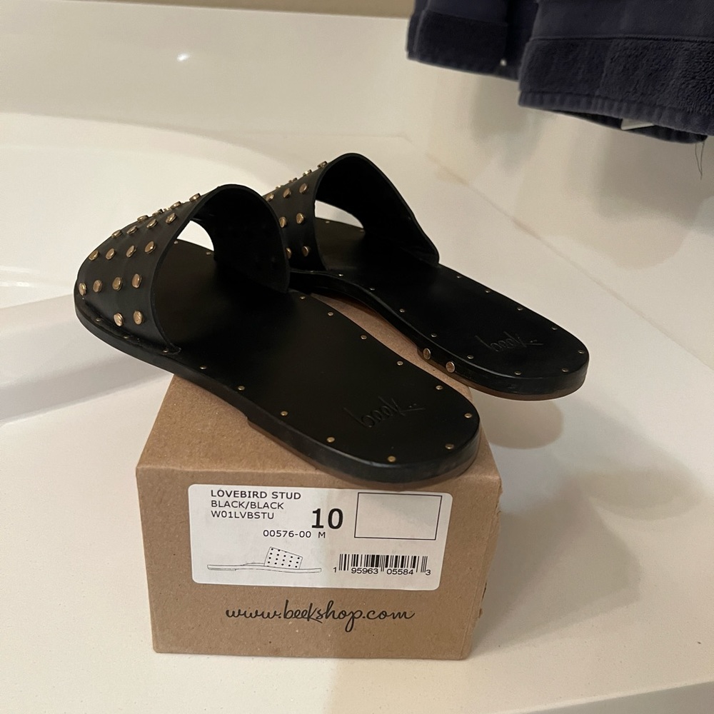 Beek Studded Lovebird slide